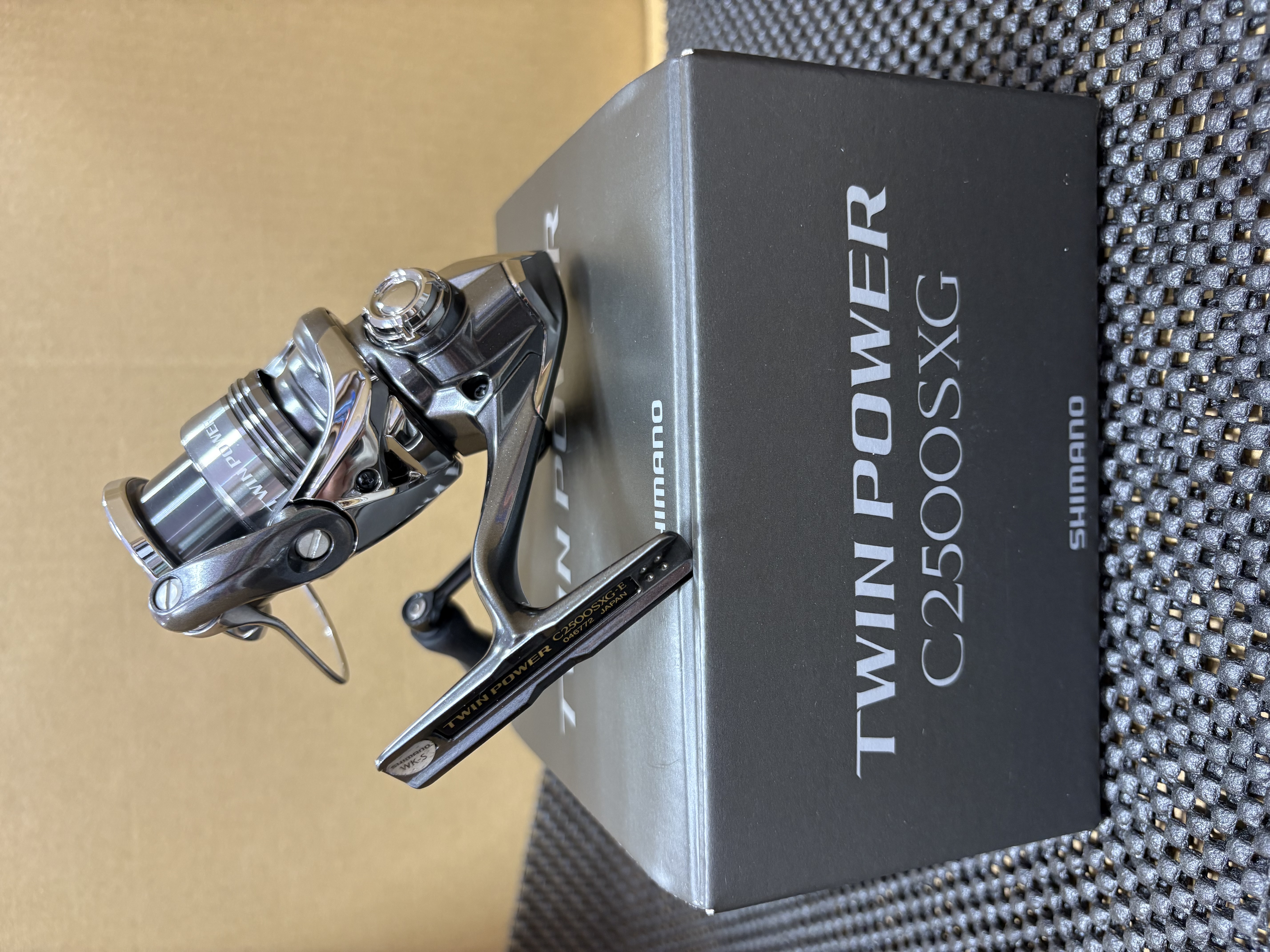 【美品】 シマノ 24ツインパワー　C2500SXG