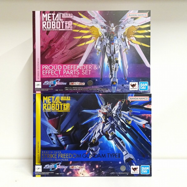 【未開封品・セット商品】METAL ROBOT魂 ＜SIDE MS＞「プラウドディフェンダー＆エフェクトパーツセット」＆ 「ストライクフリーダムガンダム弐式」