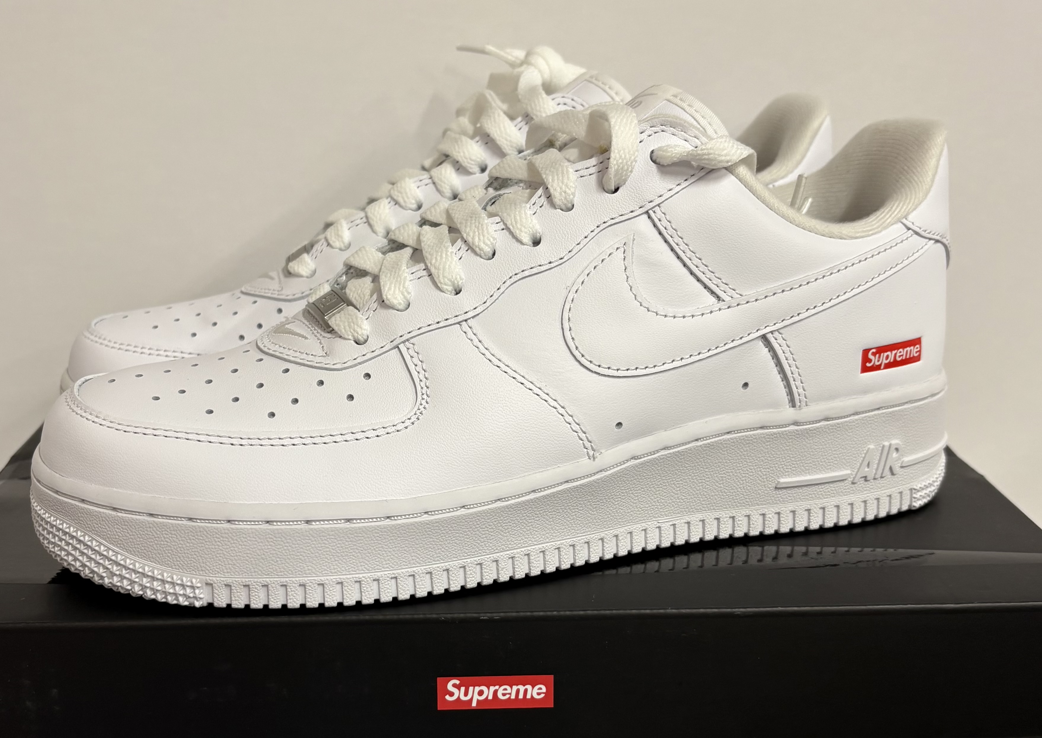 Supreme × Nike Air Force 1 Low "White" シュプリーム × ナイキ エアフォース1 ロー "ホワイト"【未使用品】（NIKE スニーカー）【27.0cm】