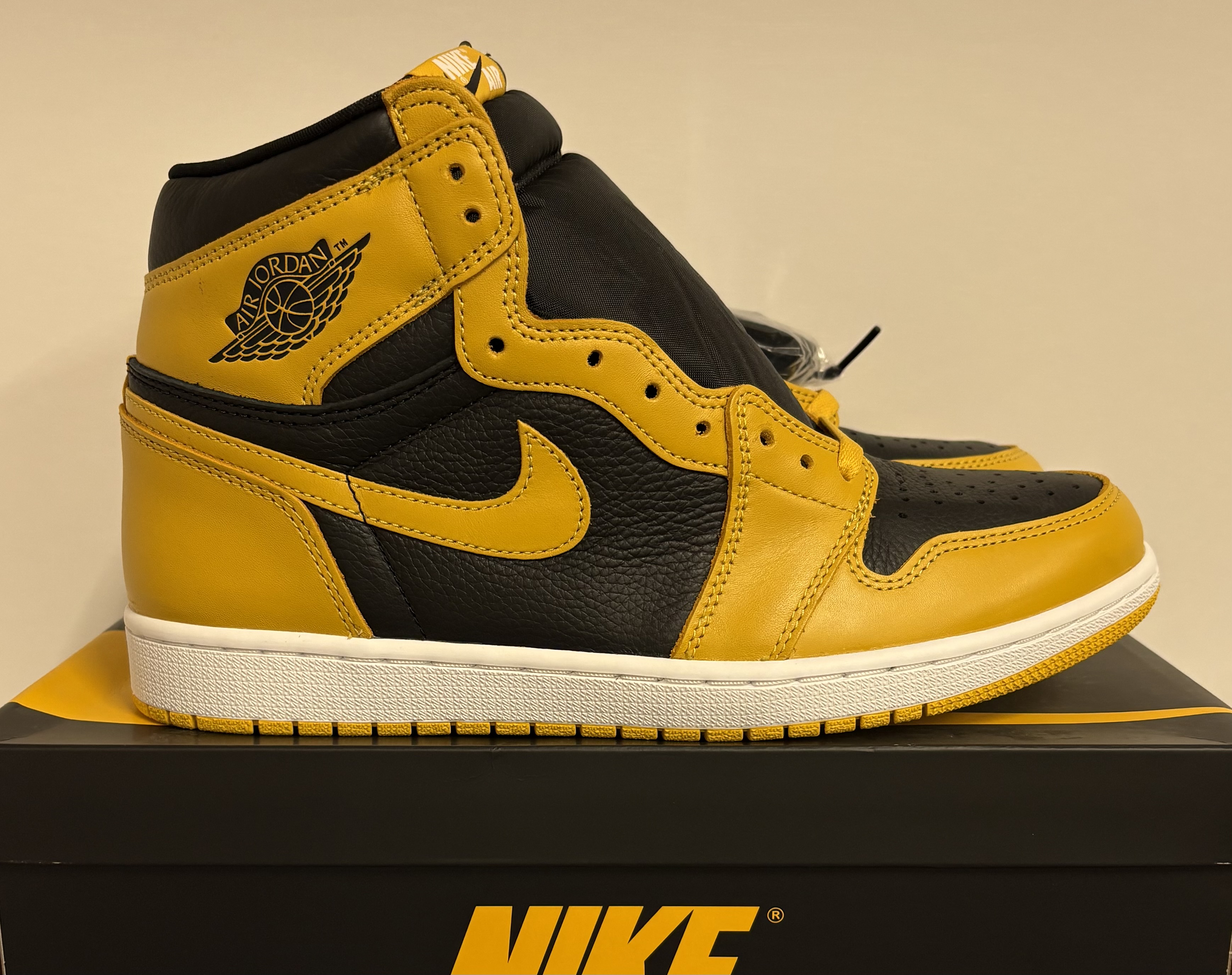 Nike Air Jordan 1 High OG "Pollen" 【未使用品】（NIKE スニーカー）【28.5cm】