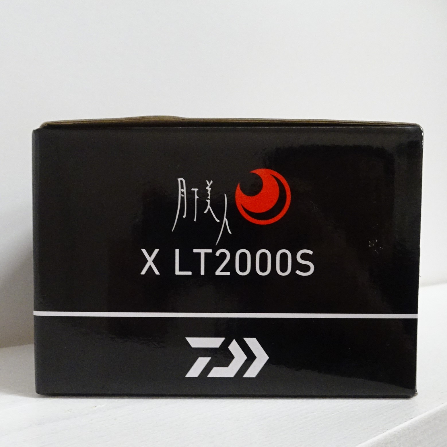 【美品】 ダイワ 24月下美人 X LT2000S（DAIWA リール）